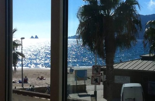 Les Sablettes Apartment | Oceanview Apartment: Rated 10/10 with Family-Friendly Perks