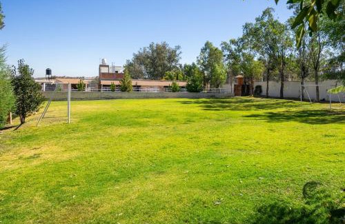 Ixtlahuacan de los Membrillos Apartment | La Herencia country house with pool, terrace and green areas