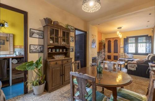 Fuente Vaqueros House | Discover Casa La nana de Lorca - 15 Min from Granada