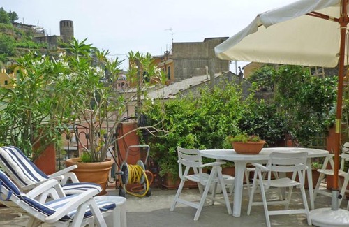 Vernazza House | Top-Rated La Nave: Family-Friendly & Pet Welcoming Stay