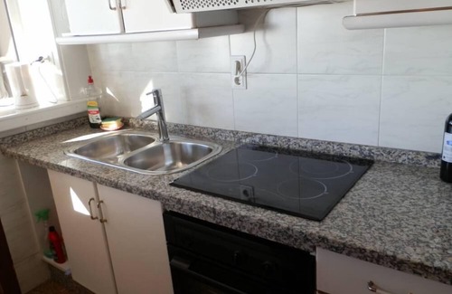 Torremolinos City Centre Apartment | La Nogalera Complex: Oceanfront Apartment with Free WiFi