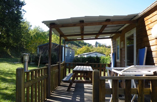 Le Buisson-de-Cadouin House | Pet-Friendly Getaway at La Noix de Pécan'y Mobile Home