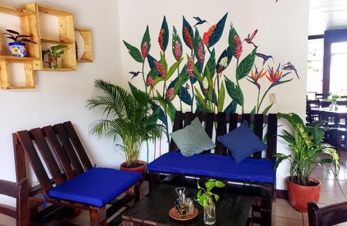 Leon Bed & Breakfast | Budget-Friendly Stay at La Nuvola with Breakfast Included