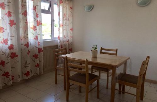 Forest Side Apartment | Explore La Péninsule Town Apartment in Curepipe - 9/10 Rated