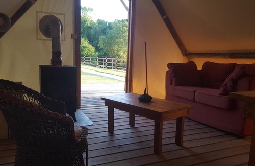 Survie Other | Pet-Friendly Retreat at La P'tite ferme de la Vie, 8.9/10