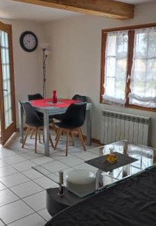 Bordeaux-Saint-Clair House | Pet Friendly Retreat at La p'tite maison - Guest Rated 8.4