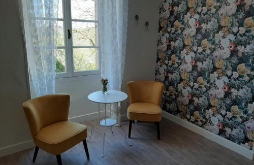 Les Arques Bed & Breakfast | Pet-Friendly Retreat at La P'tite Place with Breakfast