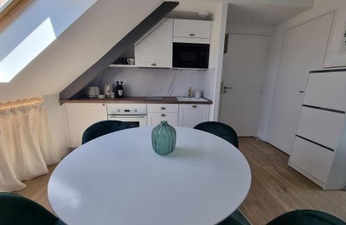 Bruz Apartment | Discover La Palme d'Or: Child-Friendly Retreat, Rated 9.4