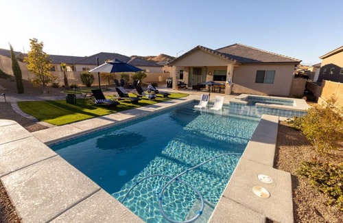 Bunkerville House | Relax at La Palmera: Spa, Hot Tub & Family-Friendly Fun