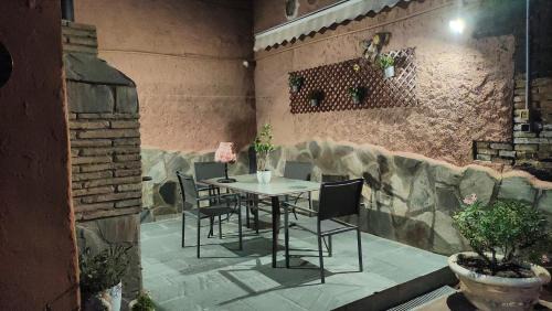 Alcala de Ebro House | Discover La Palmera de la Insula: Oceanfront Getaway