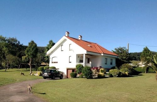 Guemes House | Pet-Friendly La PALMERA del Camino with Oceanfront Views
