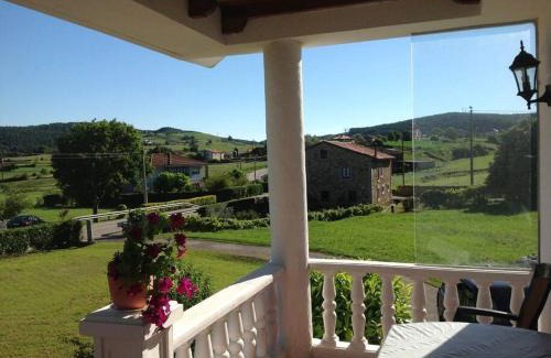 Guemes House | Pet-Friendly La PALMERA del Camino with Oceanfront Views
