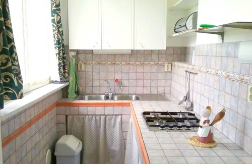 Gallina Apartment | La Palmina: Cozy Studio Steps from the Beach Awaits