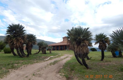 Chacabuco Department House | Highly Rated La Palmita: Family-Friendly with Hot Tub