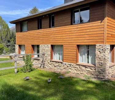 San Carlos de Bariloche House | Pet-Friendly Getaway: La Pampita Casa M14, Rated 9.8