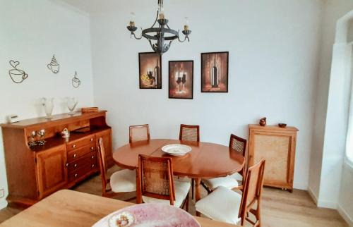 Cenicero Apartment | La Panaderia: Family-Friendly Stay with Outdoor Terrace