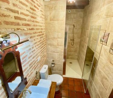 Rueda House | Rustic Retreat at La Parada de Jimena - Pet-Friendly Escape