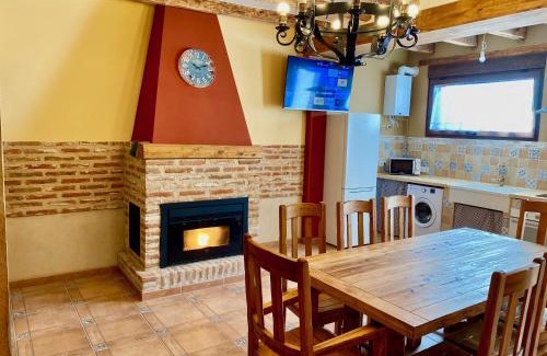 Rueda House | Rustic Retreat at La Parada de Jimena - Pet-Friendly Escape