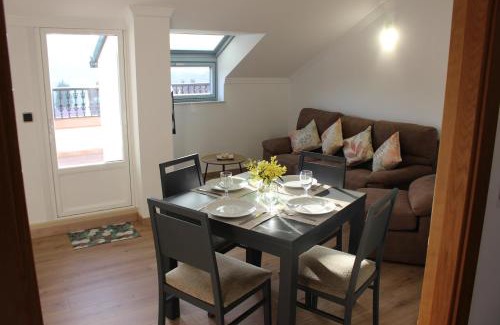 Maceira Apartment | Discover La Parada del Camino: Family-Friendly Retreat 9.8