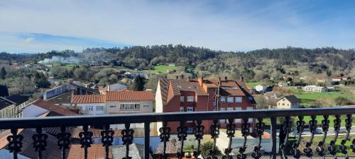 Maceira Apartment | Discover La Parada del Camino: Family-Friendly Retreat 9.8