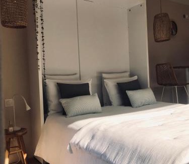 Clonas-sur-Vareze House | Inviting La Parenthèse: Oceanfront Escape with Pool Access