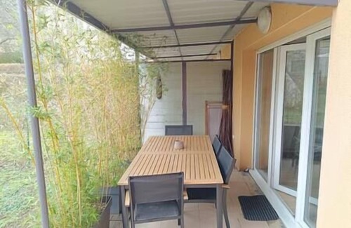 Neuville-sur-Saone House | Discover La Parenthèse Neuvilloise: Cozy Home with Garden