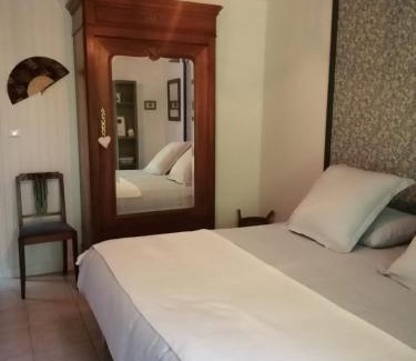 Saint-Etienne-du-Bois Bed & Breakfast | Outstanding La Parenthèse: Family & Pet-Friendly Retreat
