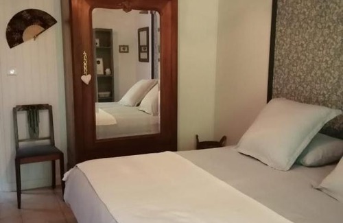 Saint-Etienne-du-Bois Bed & Breakfast | Outstanding La Parenthèse: Family & Pet-Friendly Retreat