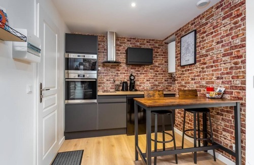 Amiens Apartment | Discover La Parenthèse Amiénoise with Family-Friendly Amenities