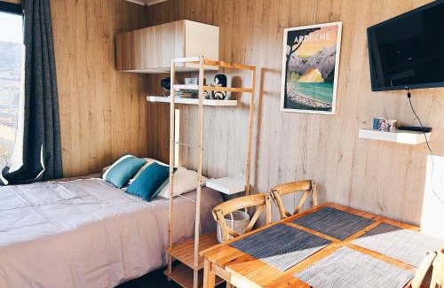 Saint-Peray Ski Chalet | Discover La parenthèse de Sully: 8.7/10 & Family-Friendly