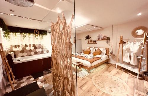 La Gueriniere Villa | Experience Relaxation at La Parenthèse with Hot Tub Access
