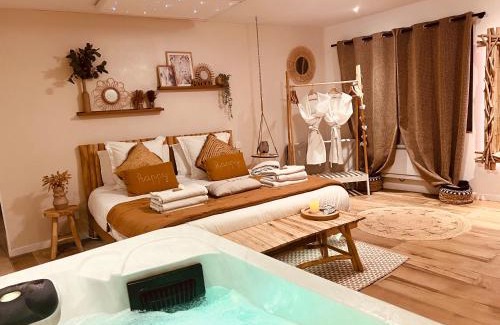 La Gueriniere Villa | Experience Relaxation at La Parenthèse with Hot Tub Access