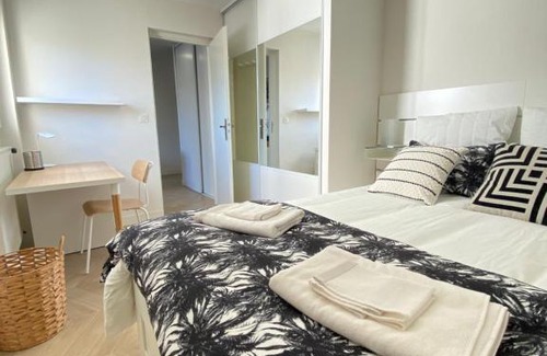 Le Mourillon Apartment | Prime La Parenthese: 4-Star Retreat with Private Parking