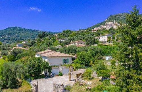 Le Bar-sur-Loup Apartment | Discover Family-Friendly Comfort at la Pascaline Hotel