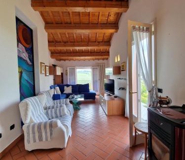 Oriolo dei Fichi Bed & Breakfast | Relax at La Pasqualina B&B with Oceanfront Pool Access