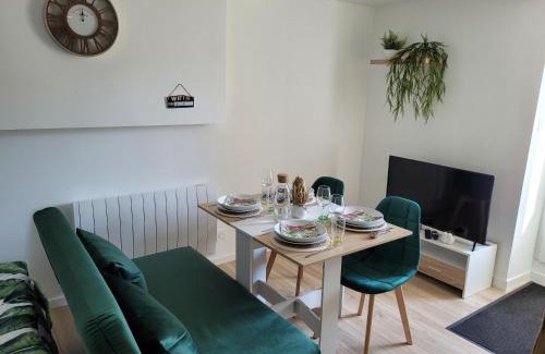 Mernel House | Pet-Friendly Retreat at La Passerelle - Rated 9.1/10