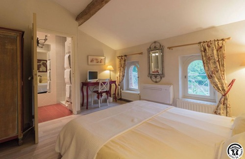 Gragnague House | Relax at La Pasteliere with Pool and Spa Amenities