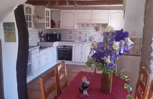 Saint-Chinian House | Pet-Friendly LA PASTOURELLE with Ocean View & Spa Access