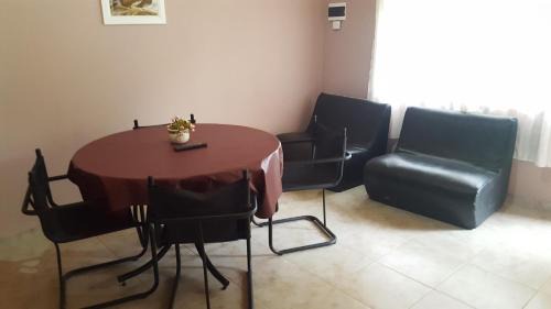 La Villa Apartment | Pet-Friendly Retreat at La Pausa - Guest Rated 10/10