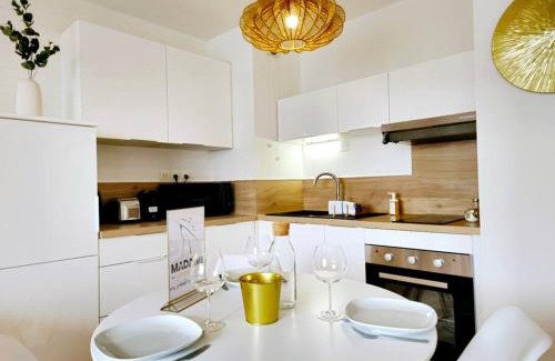 Bruz Apartment | Relax at La Pause Dorée d'Anne-Sophie: Spa & Family Friendly