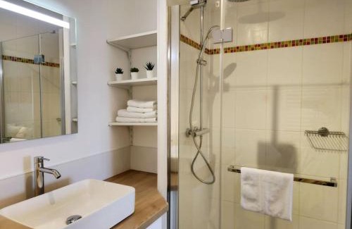 Bruz Apartment | Relax at La Pause Dorée d'Anne-Sophie: Spa & Family Friendly