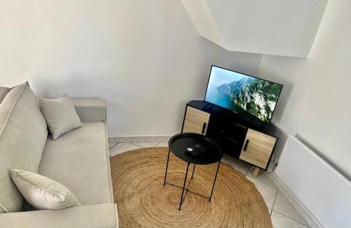 Moirans Apartment | Guest Rated: Quartier de l'Hôtel des Bains with Family-Friendly Amenities