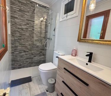 Pruneda House | Pet-Friendly Getaway at La Peñona in Nava