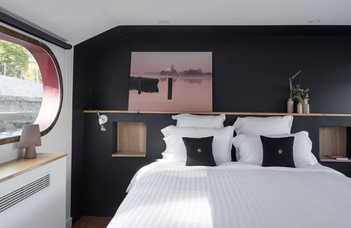 Tournon-sur-Rhone House | Explore LA PENICHE - Bed And Bicycle in Tournon