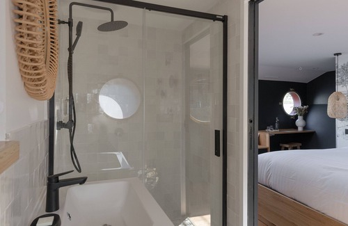 Tournon-sur-Rhone House | Explore LA PENICHE - Bed And Bicycle in Tournon