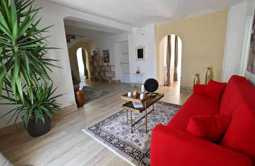 Asti Villa | Relax at La Perla di Asti with Ocean Views & Hot Tub