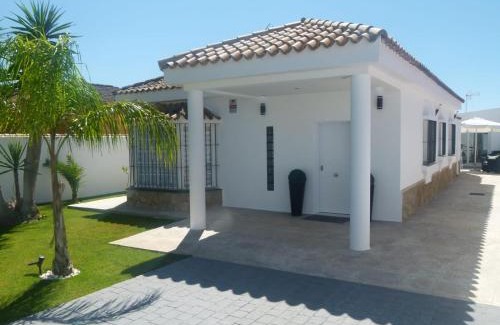 Los Gallos-Cerromolino House | La Perla: 4-Star Family-Friendly Hotel with a Pool