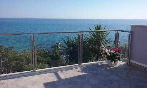 Realmonte Bed & Breakfast | Elegant Oceanfront Stay at La Perla Scala dei Turchi