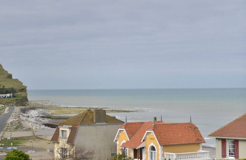Criel-sur-Mer Apartment | La Perle Marine: Pet-Friendly Oasis with Scenic Sea Views