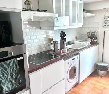 Moussy-le-Vieux Apartment | Cozy La Perle Hotel Near Roissy CDG & Major Attractions